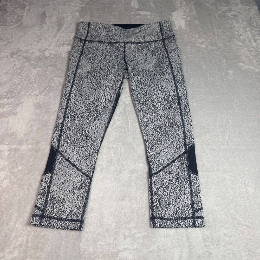 Lululemon Athletica Womens 8 Black White Static Print‎ Mesh Panel Crop Leggings